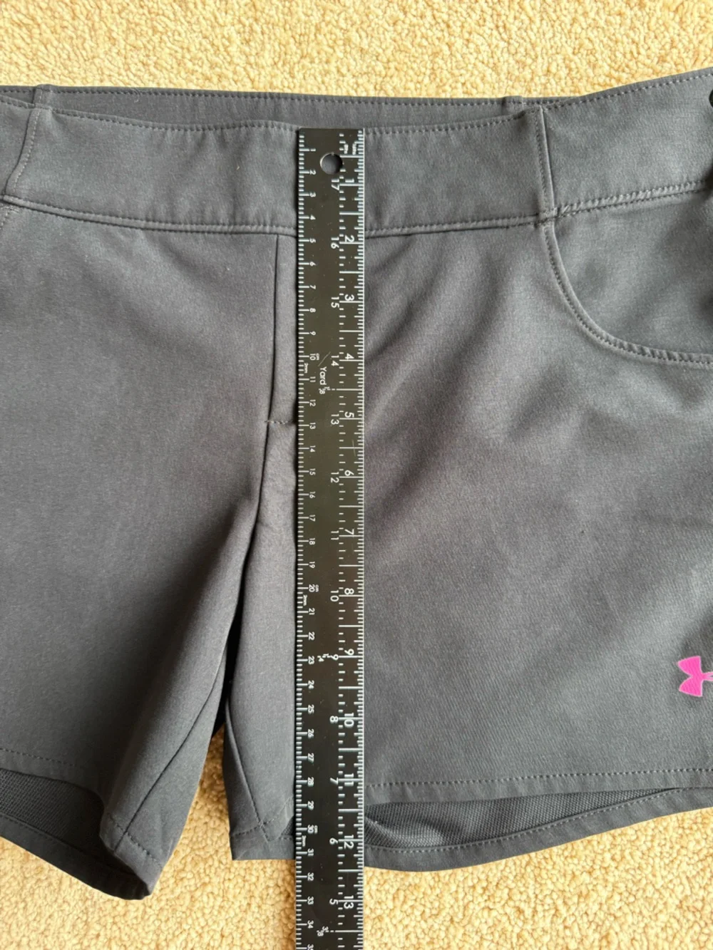 Under Armour HeatGear Shorts Women MD Black Athletic Workout Running - Picture 6 of 7